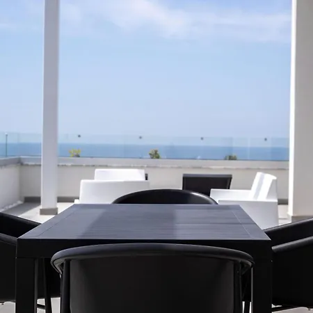 Premier 403 3 Bed Appartement